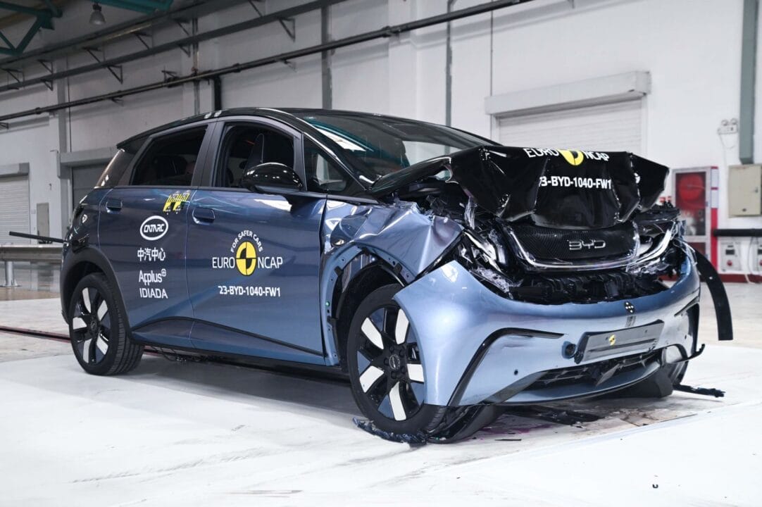 Um dos carros elétricos mais queridos do momento, o BYD Dolphin surpreende em testes de colisão e sistemas de assistência e recebe nota máxima em questão de segurança.