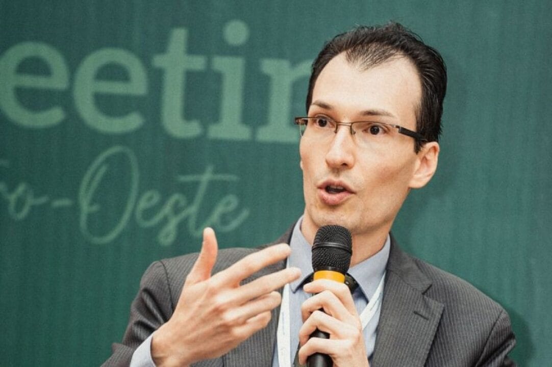 Novo imposto sobre painéis solares adotado pelo Governo Federal coloca em risco EMPREGOS, investimentos e financiamentos, segundo CEO da ABSOLAR