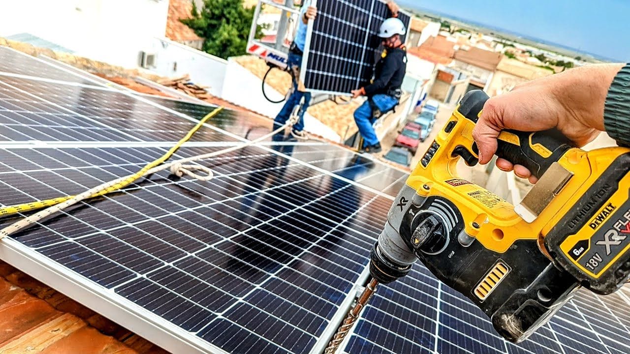 Quanto custa placa solar em 2024? Veja dicas e informações valiosas na hora de trocar para energia solar