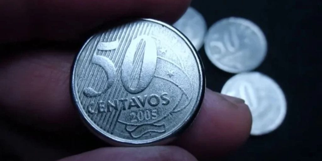 Moedas de 50 centavos são vendidas por um preço alta. (Imagem: reprodução)