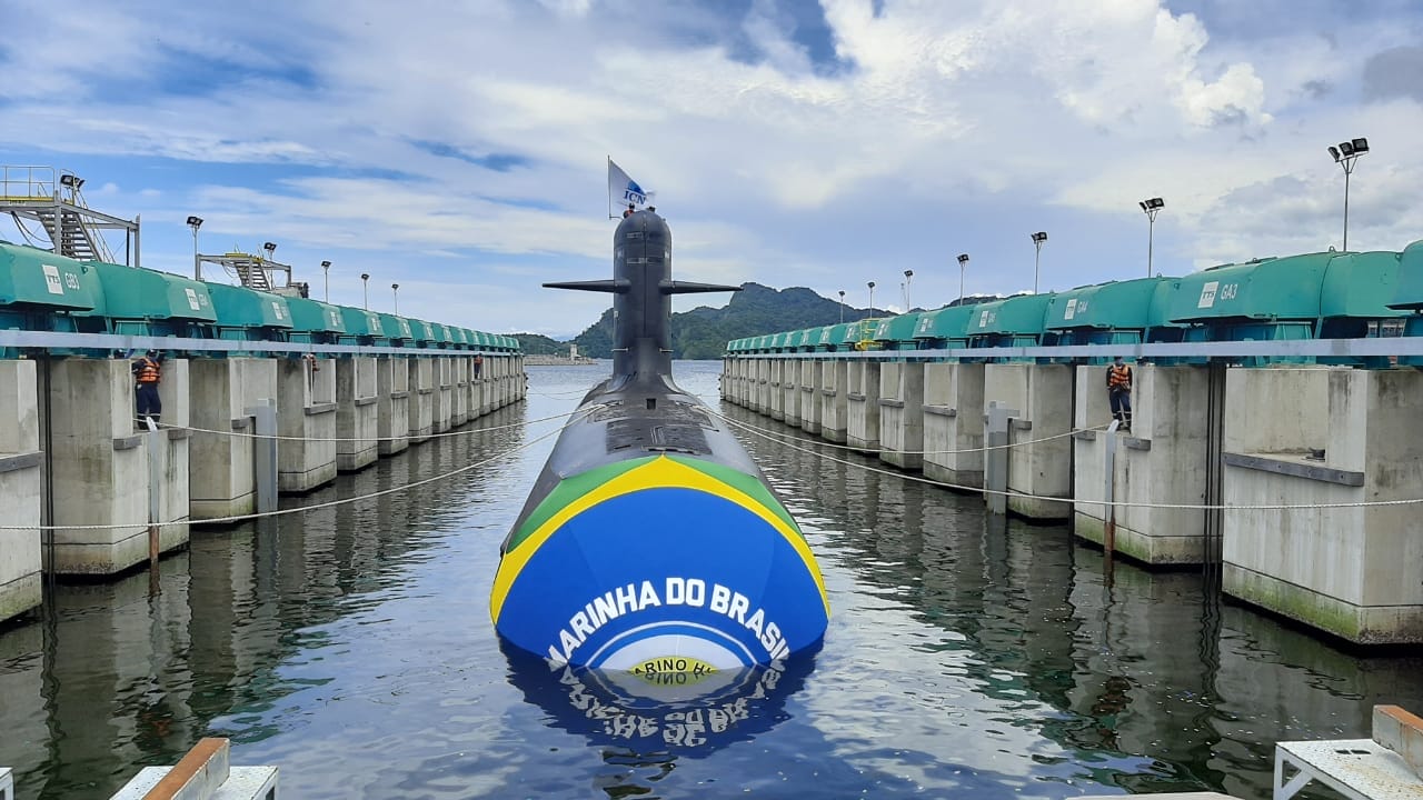 Marinha recebe submarino Humaitá
