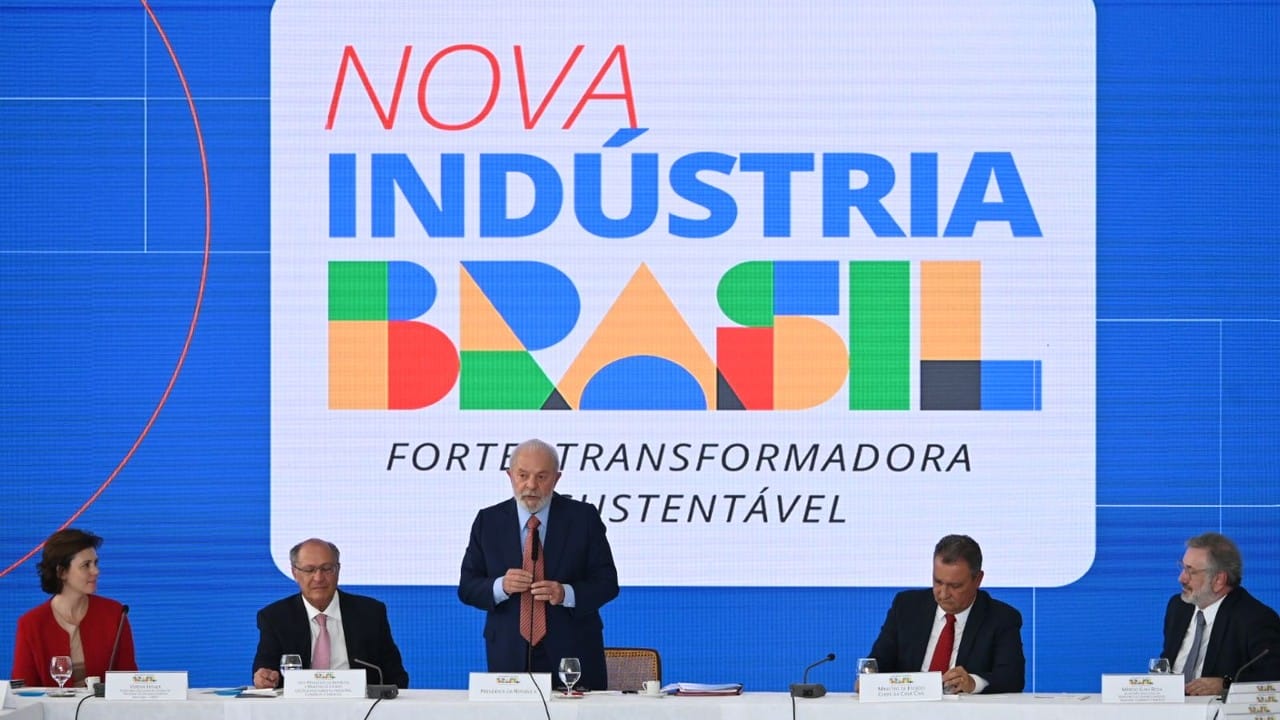 Nova política de neoindustrialização, política pública moderna, indústria verde, desenvolvimento sustentável, política industrial, parceria entre governo e setor privado