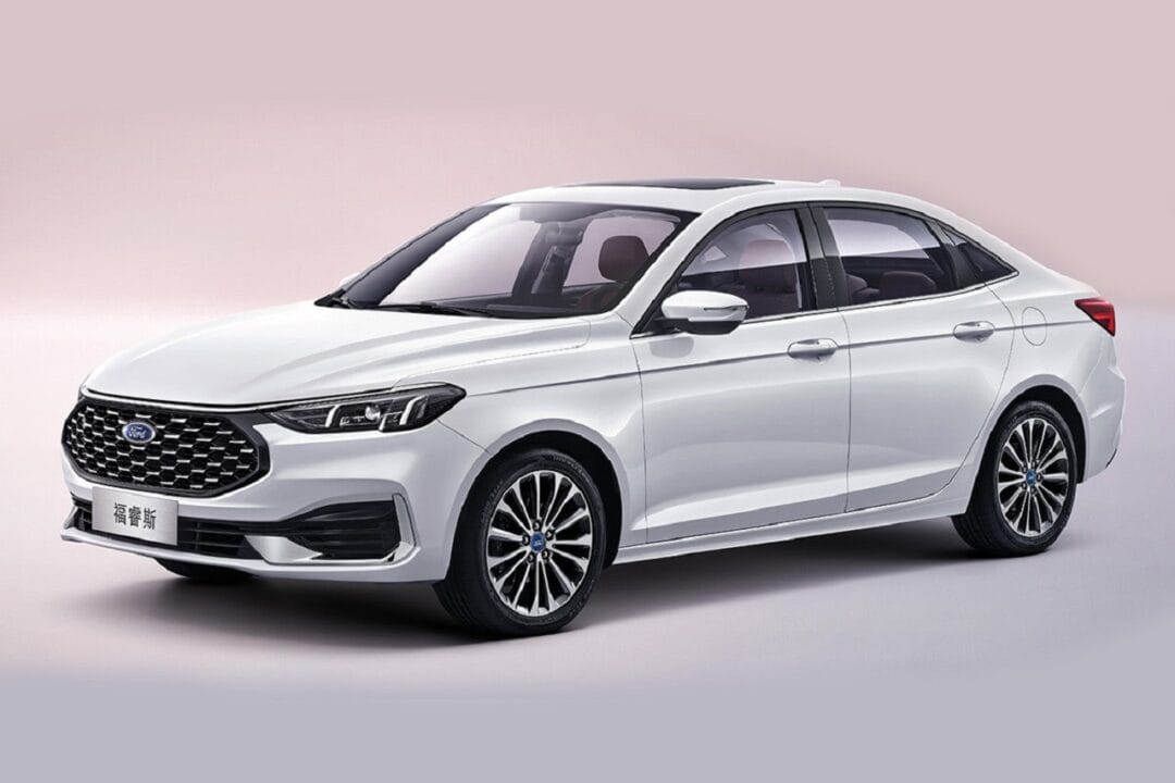 Retorno Triunfal do Ford Escort Carro popular lendário retorna reestilizado com muita potência e totalmente eletrificado após duas décadas 