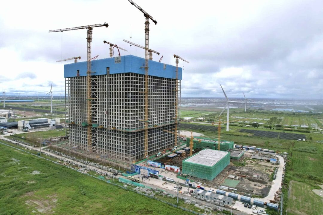 Energy Vault da China, o primeiro centro capaz de gerar energia por gravidade do mundo, entra em operação e atinge novas fronteiras tecnológicas