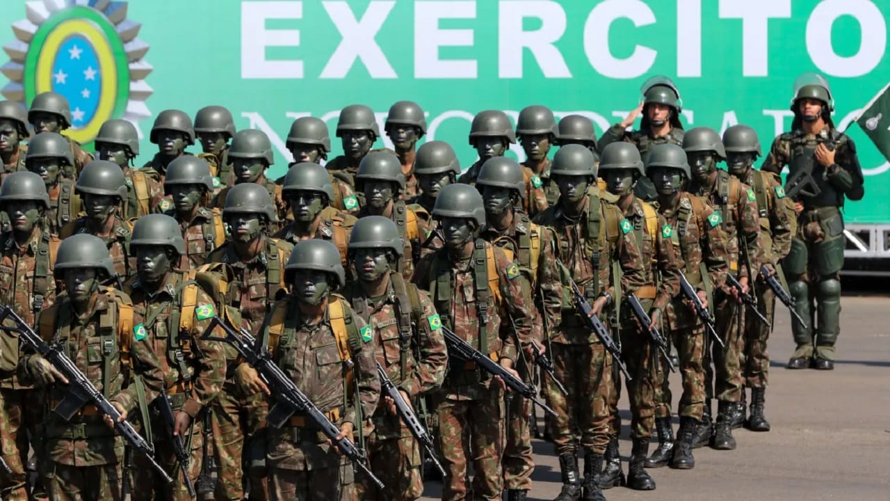 Exército Brasileiro abre centenas de vagas sem concurso para pessoas de 19 a 40 anos com salários de R$ 3.400,00 pedreiro, auxiliar de mecânica e motorista