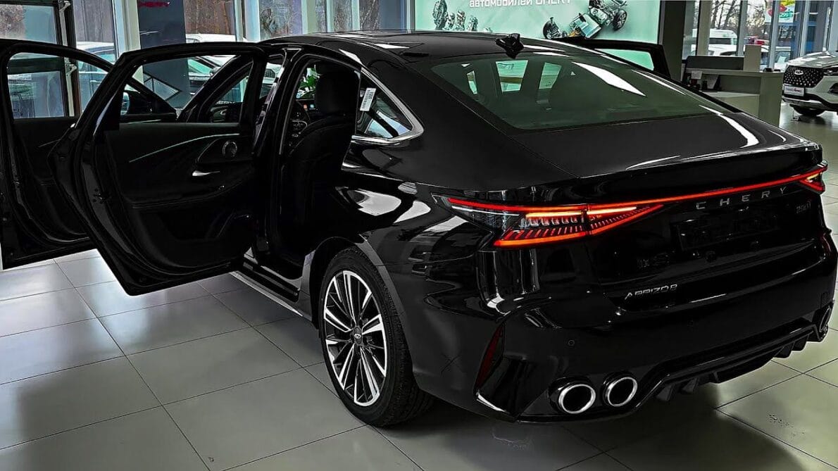 Fazendo 23 km por litro, o novo Arrizo 8 da Caoa Chery vai ganhar espaço do Corolla no Brasil