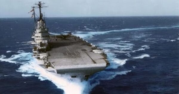 O USS Robin, apelido do porta-aviões britânico HMS Victorious, desempenhou um papel crucial para a Marinha dos Estados Unidos