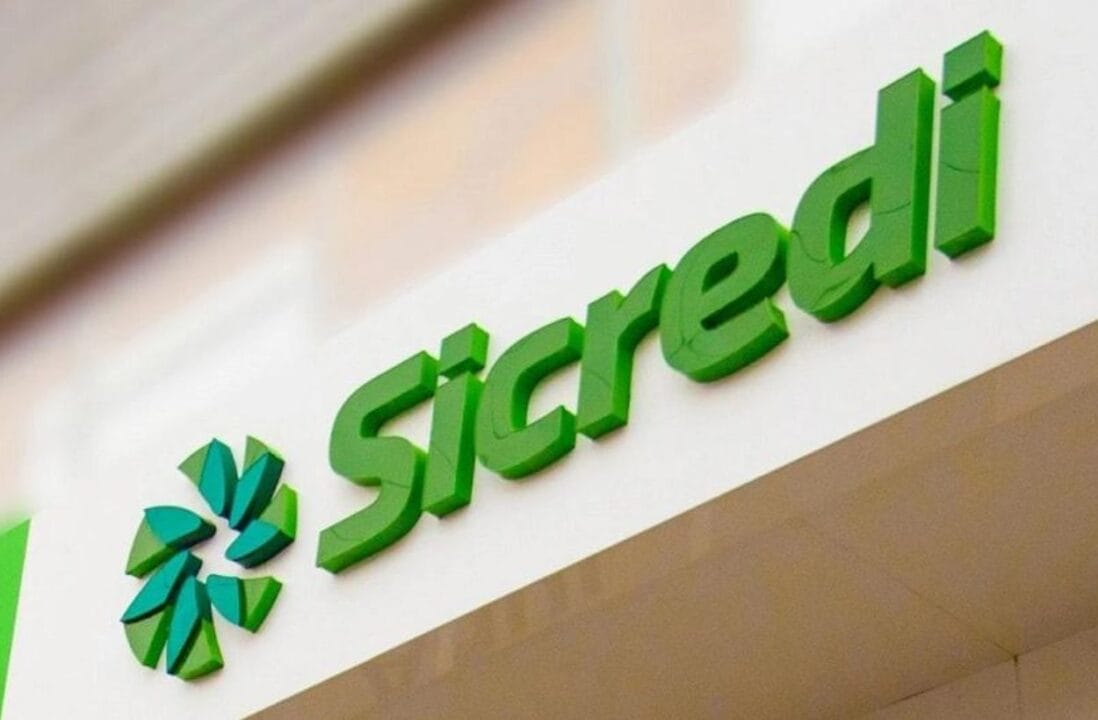 Sicredi: primeira instituição financeira cooperativa do Brasil está com vagas de emprego abertas em todo país; oportunidades para operadores de créditos, analistas, assistentes e mais