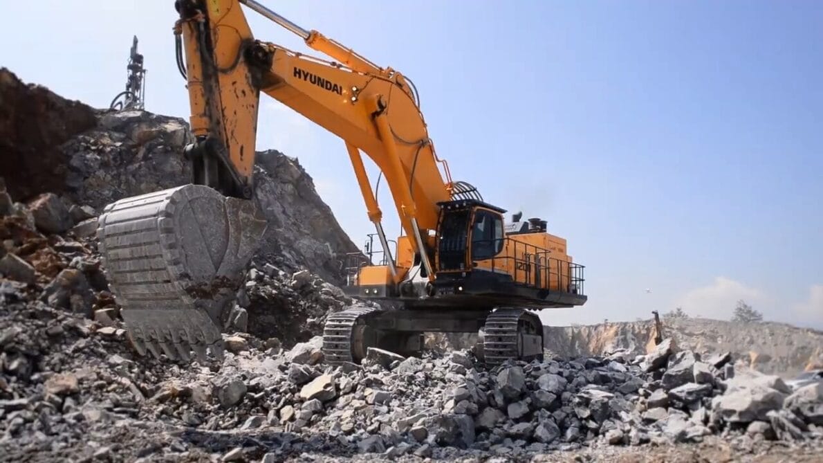 Las excavadoras más grandes y poderosas que están revolucionando la construcción y minería en el mundo: solo el neumático es más grande que tu casa; son potentes y gigantes, verdaderas máquinas colosales