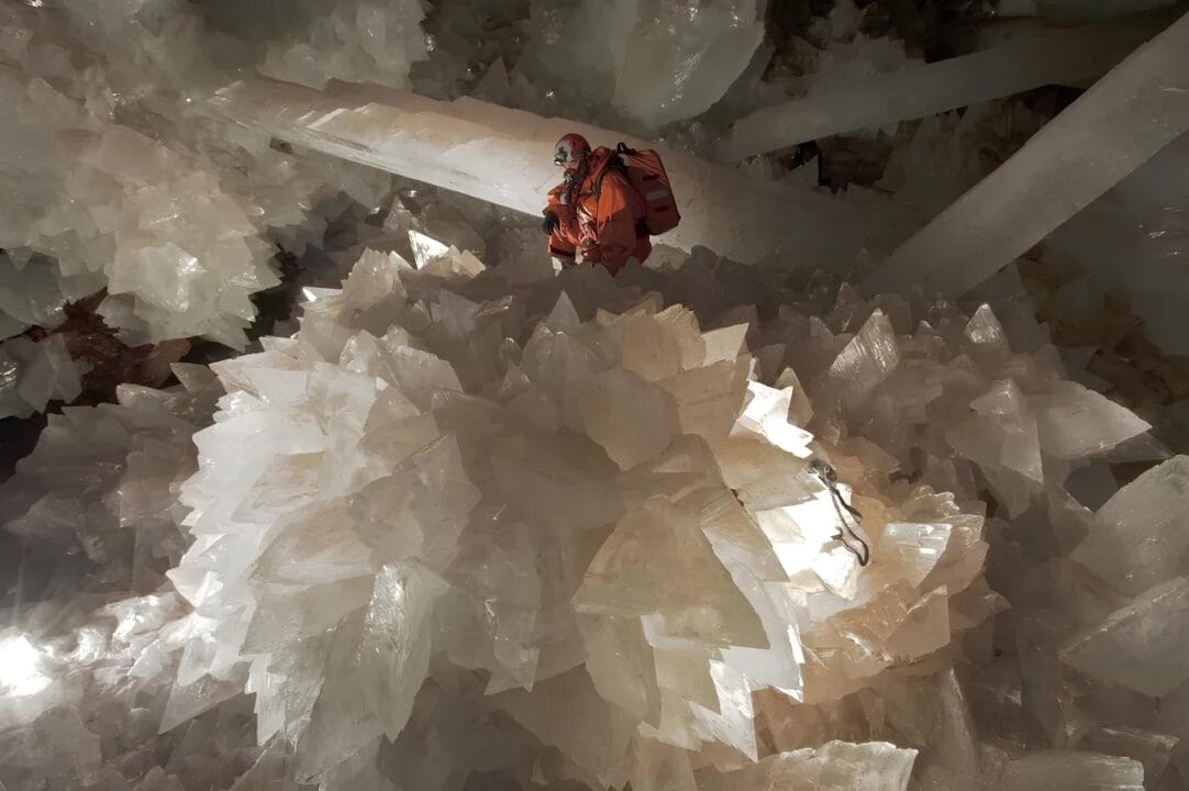 La mayor cueva del mundo con cristales es descubierta en México y recibe el nombre de ‘Capilla Sixtina de los Cristales’, formada hace millones de años.