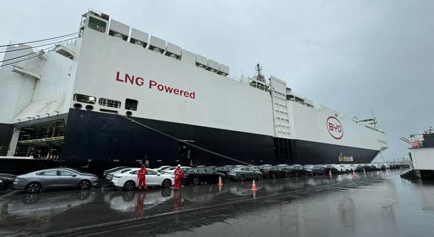 Navio da BYD chega ao Brasil. (Imagem: Imagem: Jorge Moraes/UOL)