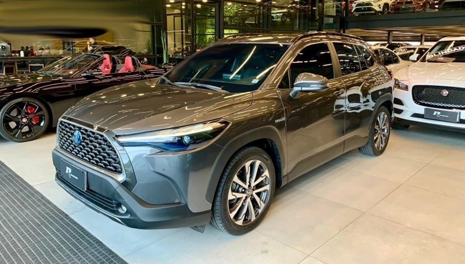 Toyota Corolla Cross no Brasil: novo SUV chega no mercado brasileiro em abril fazendo 18 km/l para desafiar o reinado do Compass e Taos