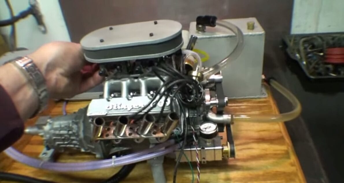 El menor motor V8 del mundo impresiona con su longitud de 35,5 cm y potencia máxima a 10.000 rpm; conoce el revolucionario Stinger 609!