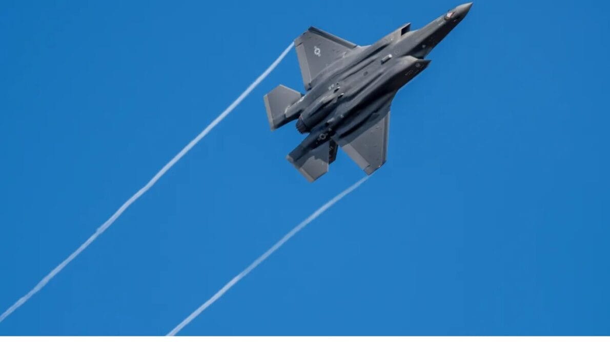 “ejército de china”, “jets”, “fuerza aérea”, “china”, “EE. UU.”