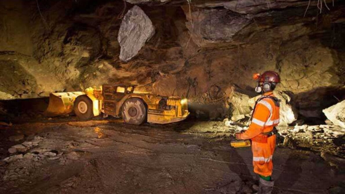 “mineradora”, “mineração”, “empregos”, “minas gerais”, “AngloGold Ashanti”