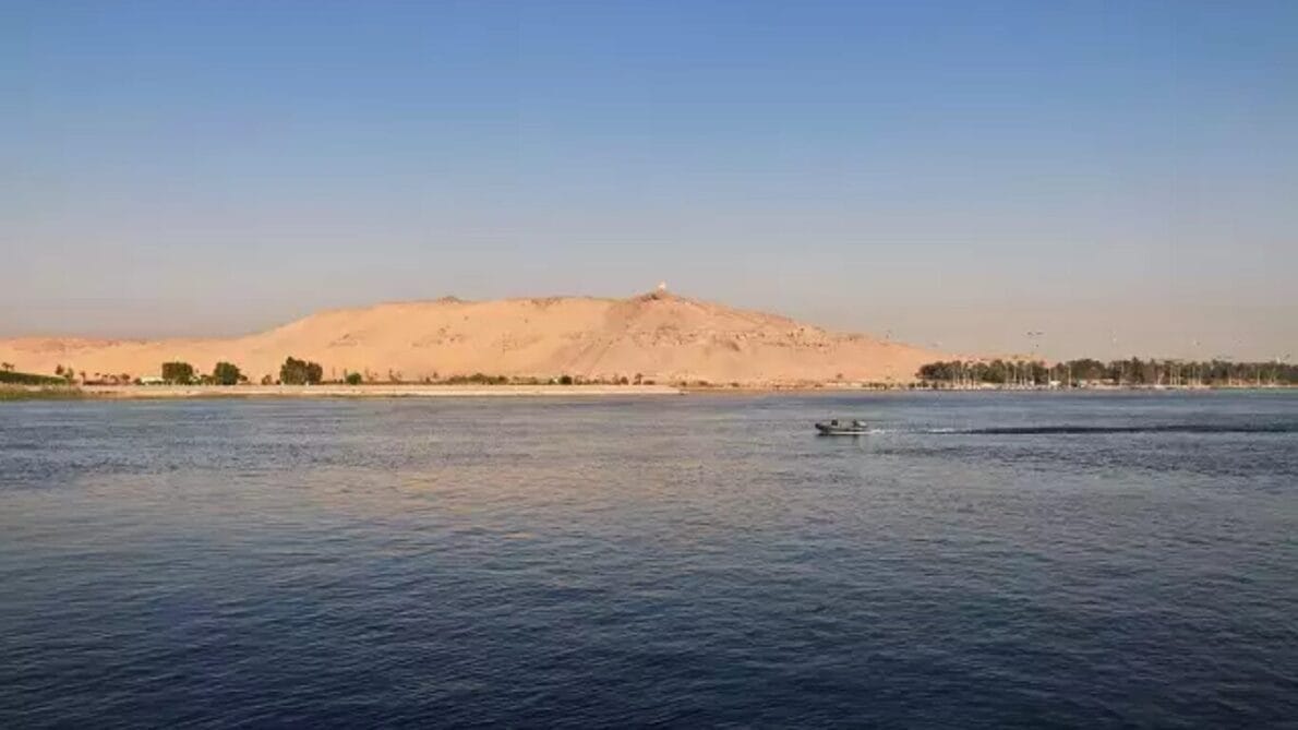 “Energía hidroeléctrica”, “energía”, “energía renovable”, “mega construcciones”, “construcción”