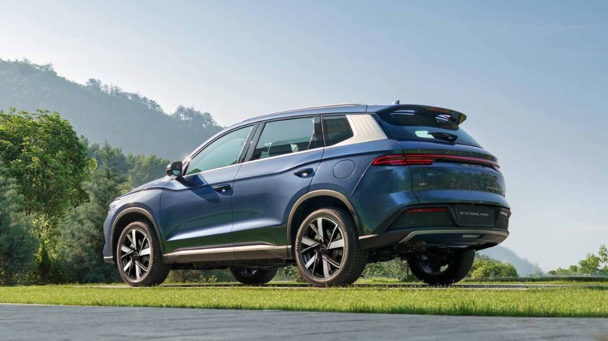 Nuevo BYD Song PRO: Custa menos que Corolla Cross, es híbrido plug-in y hace 1.100 km con un tanque