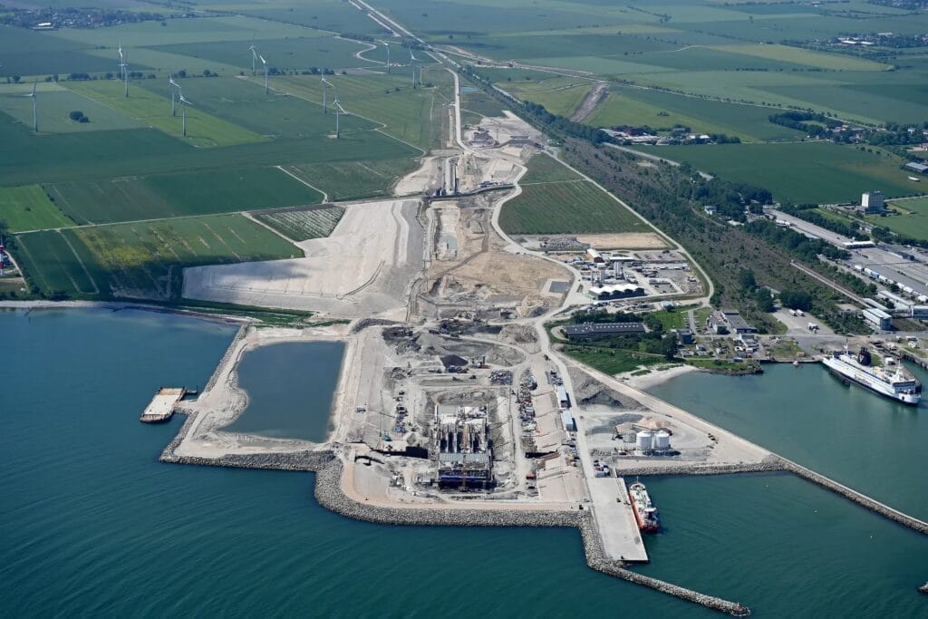 El Mayor Túnel Subacuático del Mundo, con 18 km de Extensión, Conectará Dinamarca y Alemania en Apenas 7 Minutos. Usará Acero Suficiente para Construir 50 Torres Eiffel.