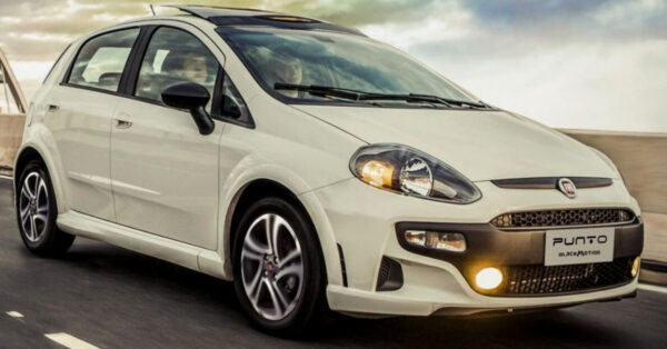 Custando menos de R$ 30 mil, carro popular da Fiat desbanca modelos atuais no mercado de hatches premium com consumo de 11,5 km/l