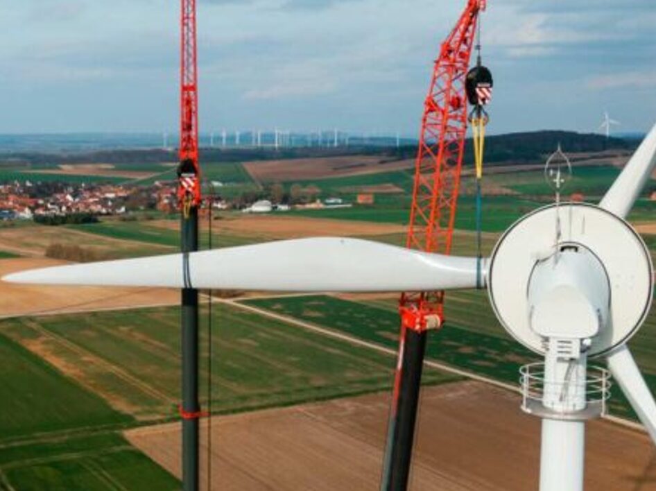 Empresa Inova y Crea Prototipo Revolucionario de Lámina de Turbina Eólica Totalmente Hecha de Madera en Alemania