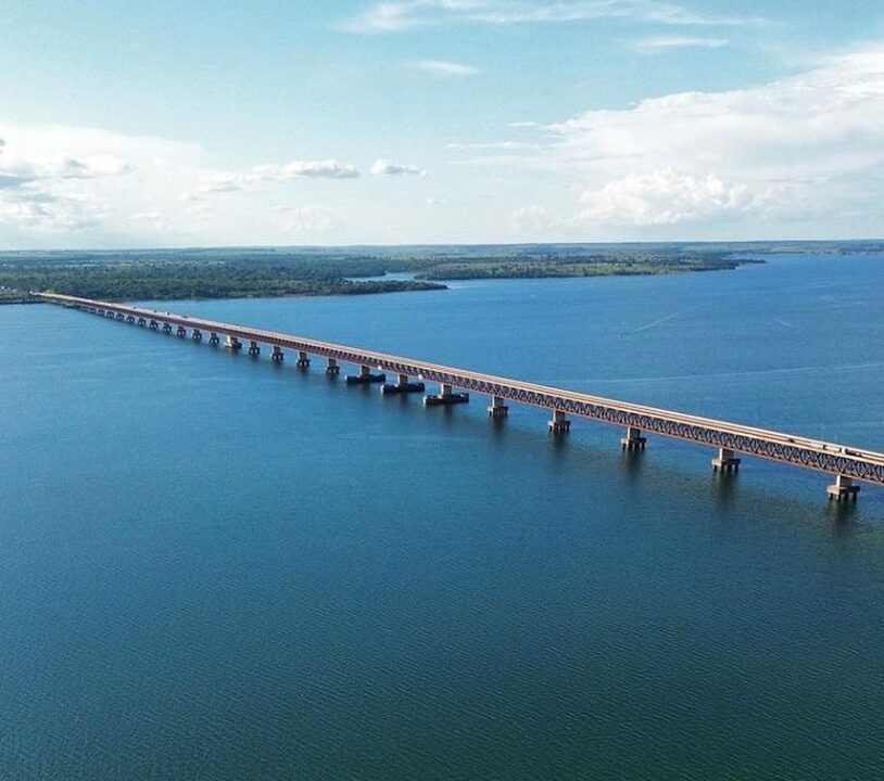 Obra monumental une São Paulo e Mato Grosso do Sul; la construcción de la Puente Rodoferroviaria sobre el Río Paraná representa un hito en la ingeniería brasileña
