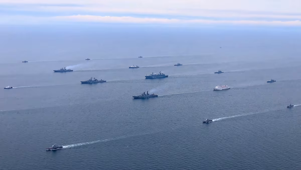 Rusia moviliza la mayor flota naval en 30 años y sorprende al mundo! 400 barcos, 90 mil soldados y 120 aviones listos para el combate junto a China