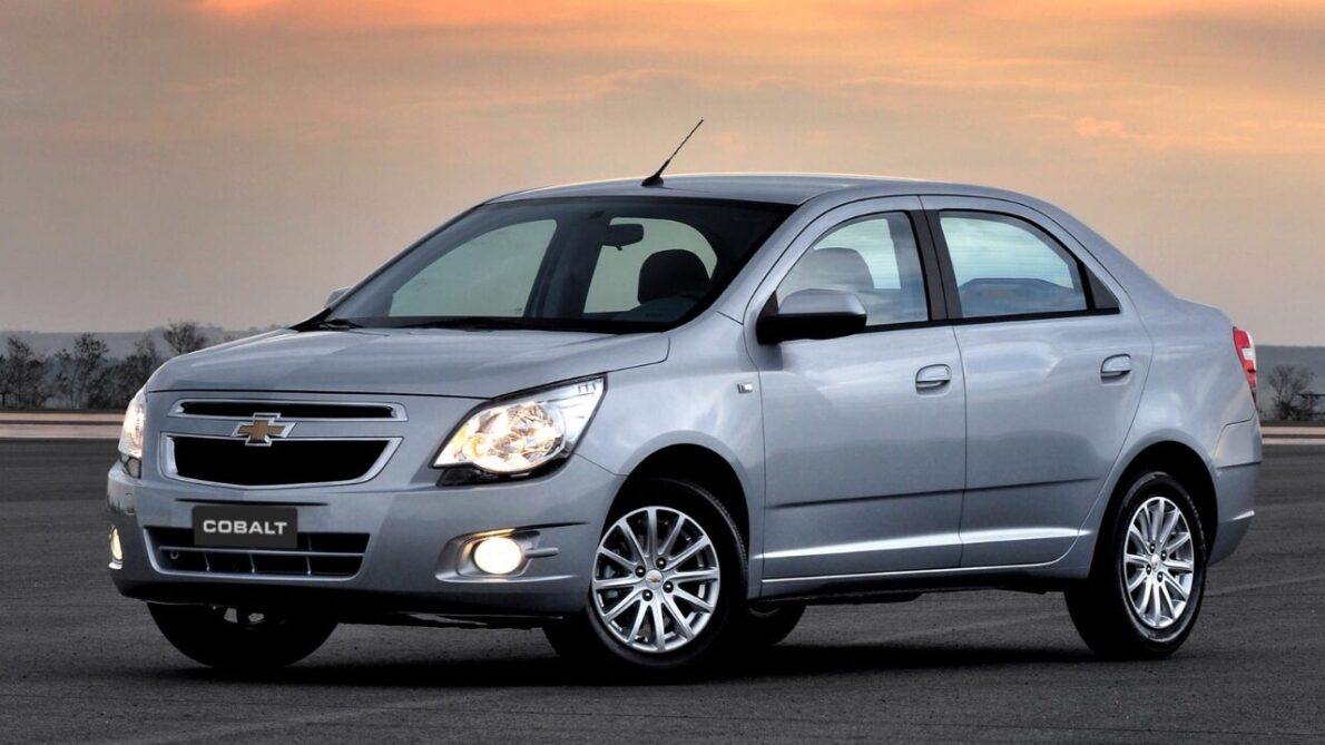 Cobalt LTZ 1.8: um carro com desempenho sólido, motor flexível, amplo porta-malas de 563L e características que garantem conforto e segurança.