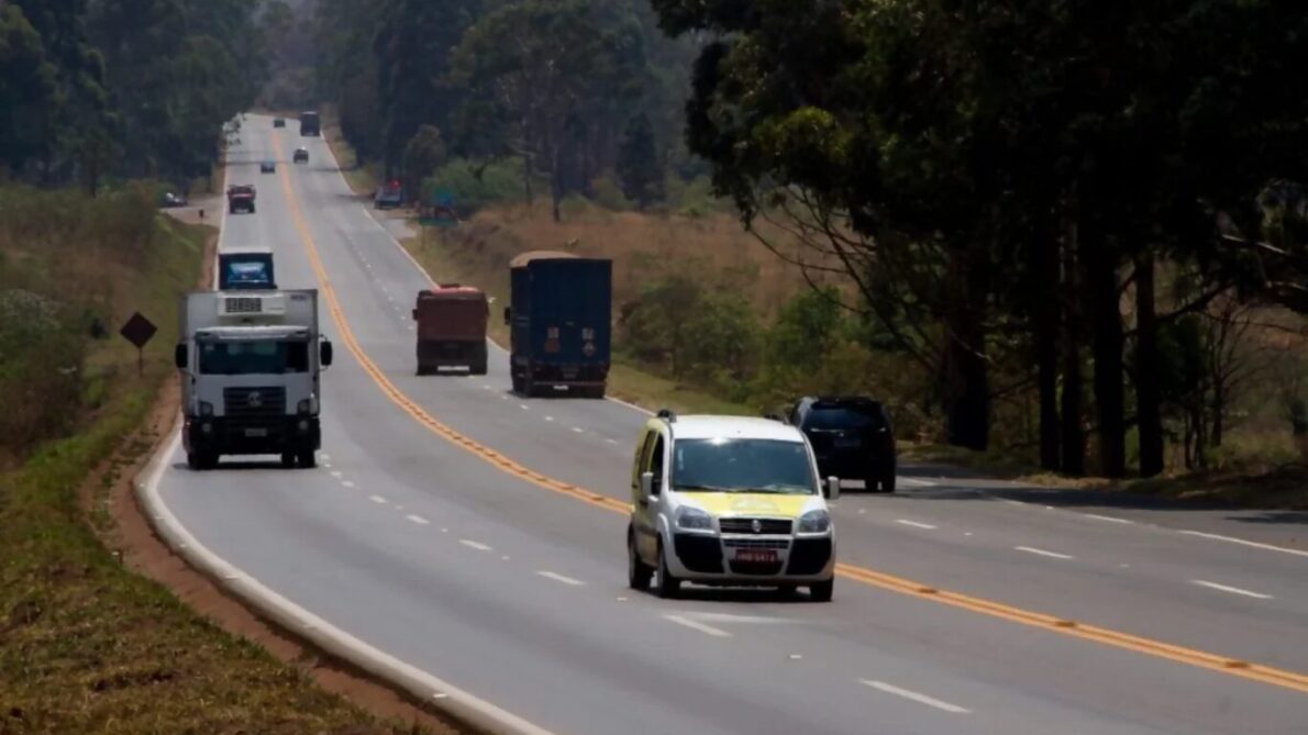 “carretera”, “BR- 040”, “ruta de los cristales”, “goiás”, “minas gerais”