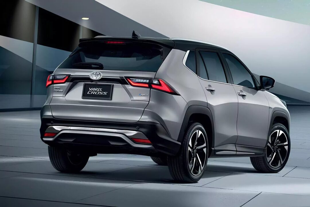 Toyota Yaris Cross llega a Brasil en 2025 prometiendo rivalizar con Honda HR-V y Volkswagen T-Cross, con versiones híbridas e motor flex. (Imagen/ divulgação)