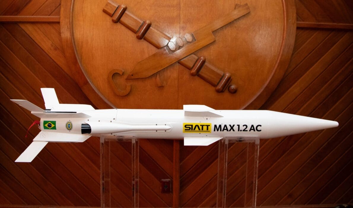 Brasil revela desarrollo de nuevo míssil anticarro de alta tecnología, superando el ATGM Max 1.2 con innovaciones inéditas en el sector militar.