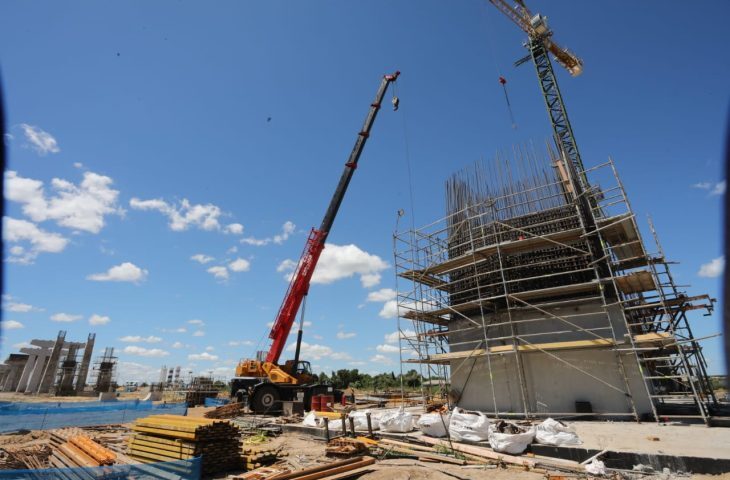 Mega puente Brasil-Paraguay por la Ruta Bioceánica ahora tiene previsión de entrega para 2026, prometiendo transformar el comercio regional. (Imagen: reproducción/ gobierno MS)
