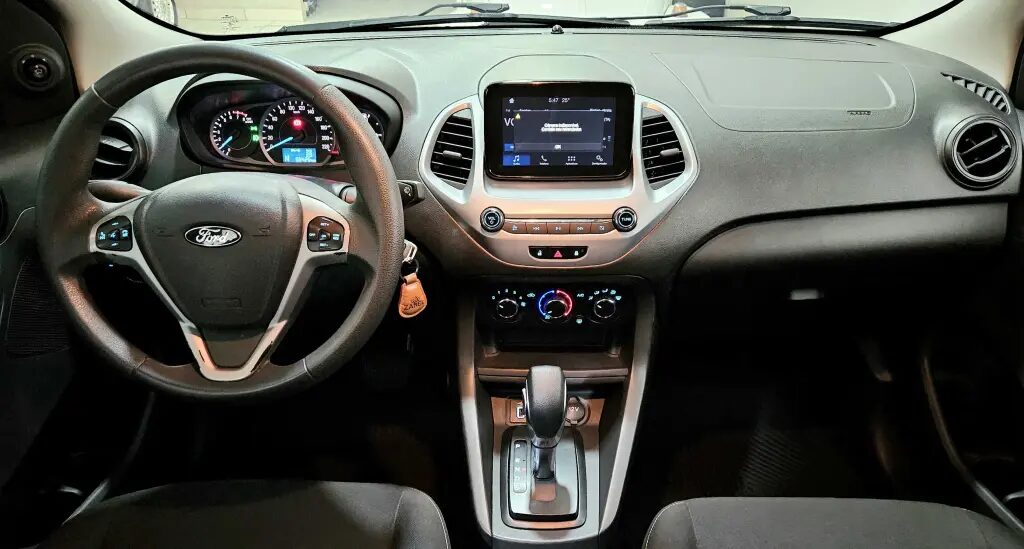 Con motor 1.5 flex y precio accesible, el Ford Ka sedan 2019 continúa siendo una elección popular en Brasil, ofreciendo un gran costo-beneficio.