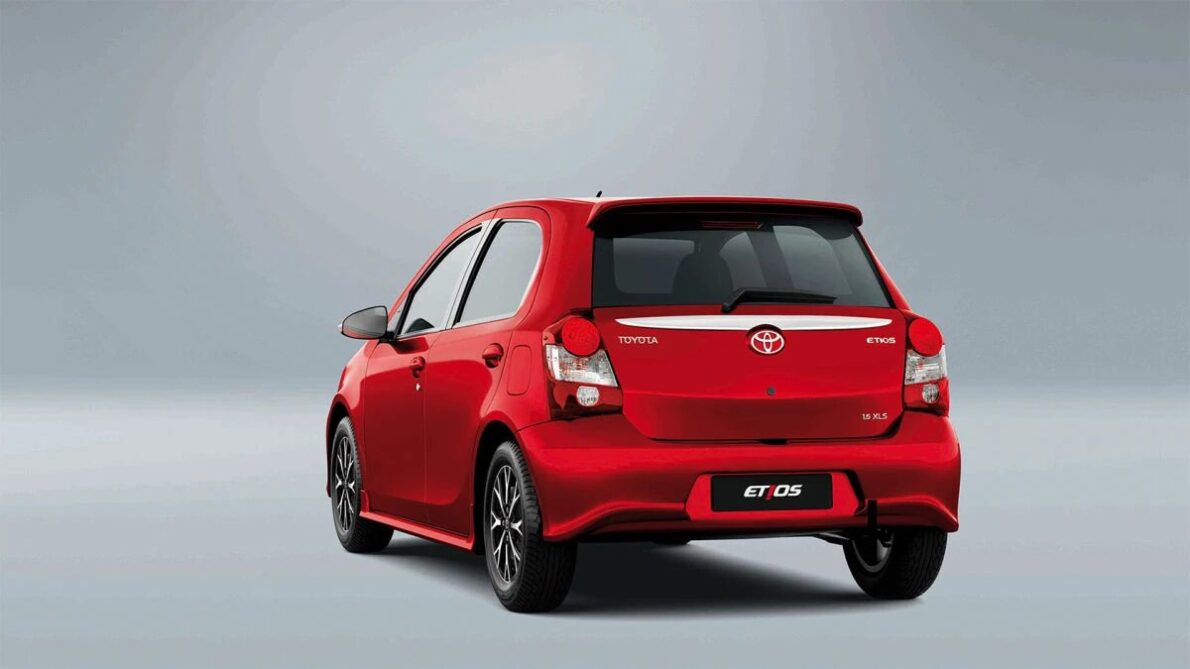 Toyota Etios, con precios a partir de R$ 35 mil, es una opción económica y confiable en el mercado de usados. ¡Descubre qué observar antes de comprar! (Imagen/ Divulgación)