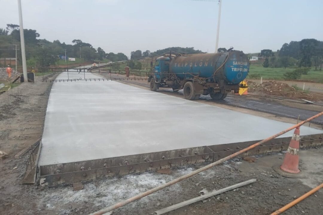 Obra de restauración de rodovia em concreto entre Palmas e Clevelândia chega a 75%. (Imagem: reprodução/  DER)