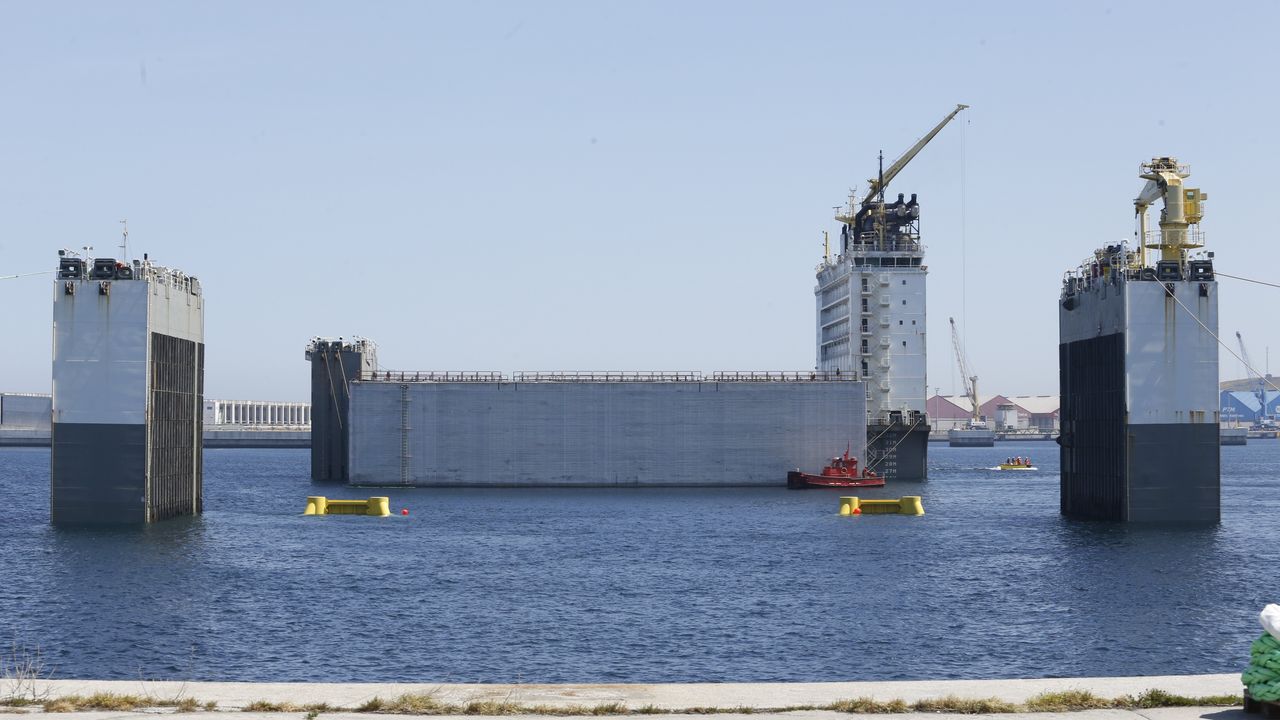 110 mil toneladas! Como el mayor carguero semisumergible del mundo, el BOKA Vanguard, transportó un peso histórico