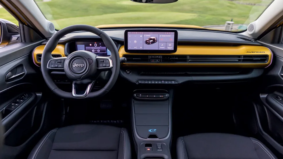 Jeep Avenger Turbo desembarca en Brasil para ‘enfrentar’ al Yaris Cross! Conoce el SUV que está revolucionando el mercado con estilo, potencia e innovación!