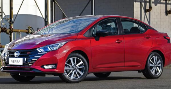 Novo Nissan Versa SR 2025 chega na faixa dos R$ 100 mil: Mais barato e melhor que o Honda City? Sedã aspirado promete excelente custo-benefício e desafia os principais rivais do segmento!