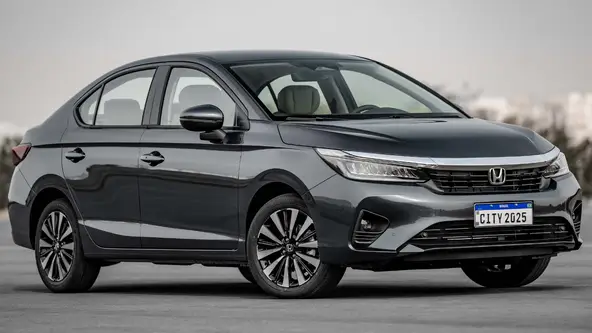 Nuevo Honda City sedán 2025: más completo que el Virtus, con 126 cv, 519 litros de maletero y precios a partir de R$ 117 mil, pero aún sin motor turbo!
