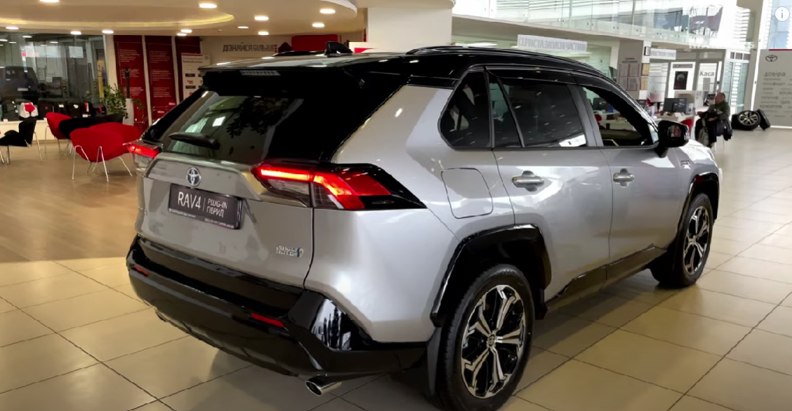 ¡El Toyota RAV4 2025 llega con 100% de tracción integral y 5 novedades que cambiarán el juego en el mercado de SUVs en Brasil!
