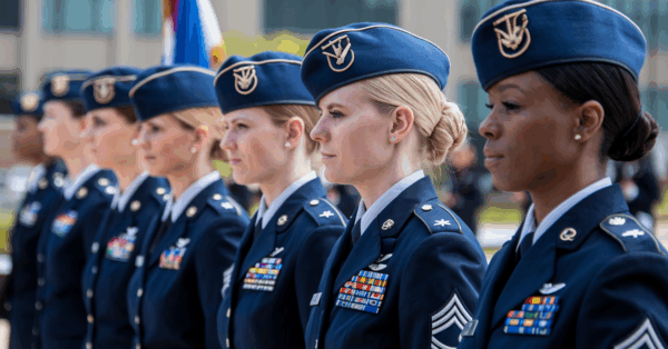 Alistamento militar feminino abre 1.500 vagas a partir de 1º de janeiro para Marinha, Exército e Aeronáutica! Descubra como conquistar sua oportunidade nas Forças Armadas