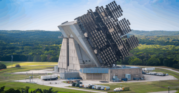EUA investem R$ 186 bilhões em construção militar impenetrável - um escudo de concreto e aço com 20.000 antenas capaz de interceptar mísseis intercontinentais