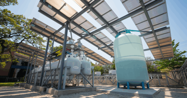 MIT apresenta tecnologia inovadora que dessaliniza 5.000 litros de água por dia usando apenas energia solar! Solução pode mudar o futuro da humanidade e combater a escassez global