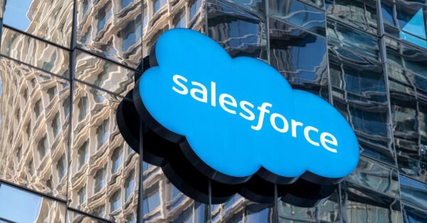 Multinacional Salesforce abre processo seletivo com mais de 2 mil vagas home office e presenciais nas áreas de administração, tecnologia, Finanças e mais!