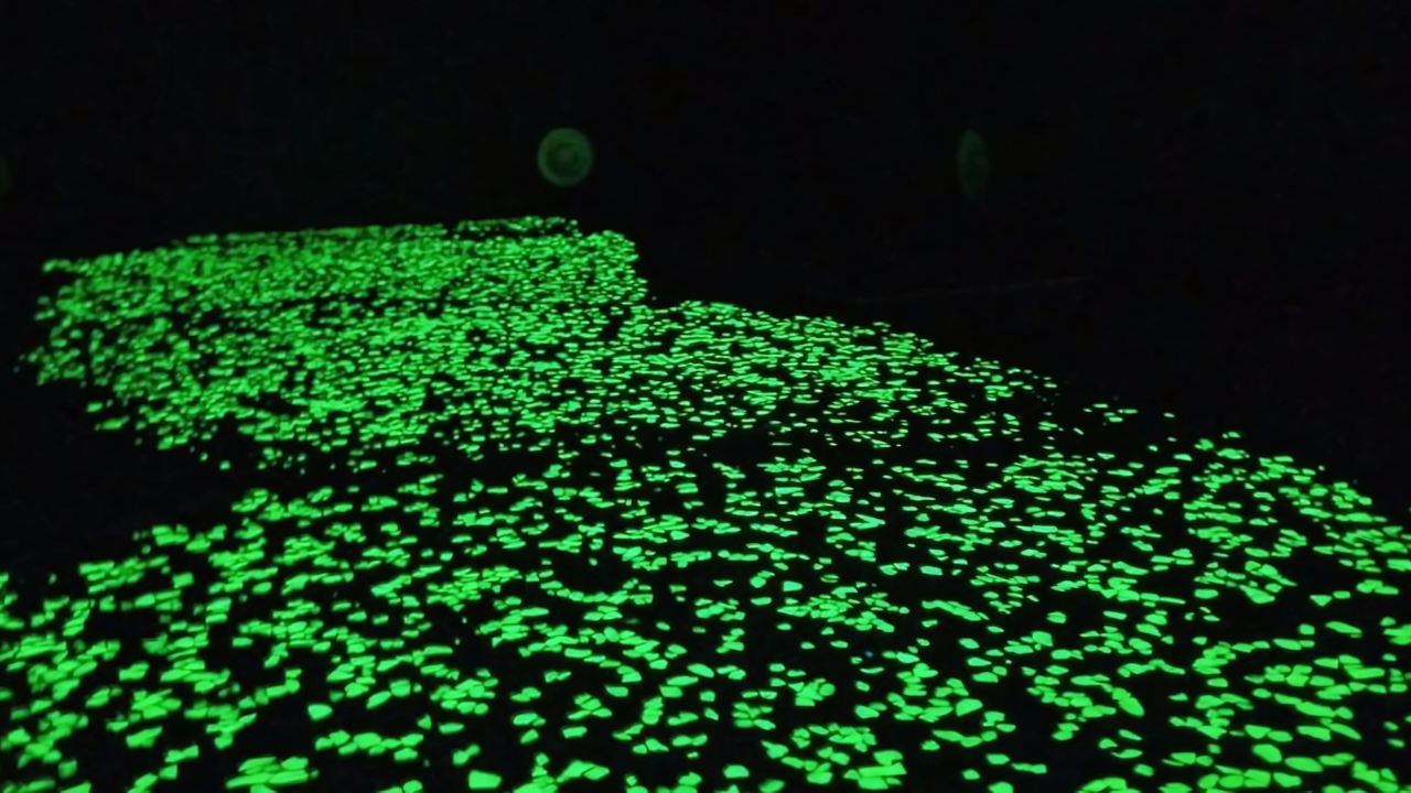 Descubra como o concreto luminescente pode transformar as cidades e oferecer soluções inovadoras para a iluminação pública.