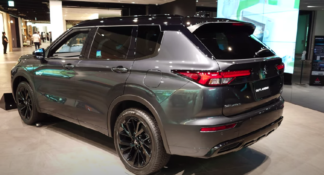 Mitsubishi sorprende: nuevo híbrido en Brasil llega en 2025 con 302 cv, 86 km de autonomía eléctrica y hace 27 km/l!