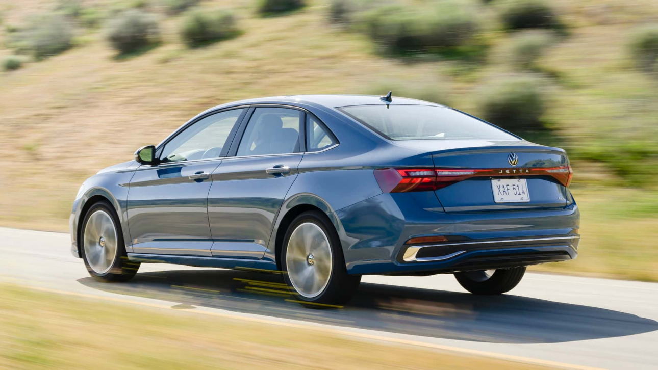 Volkswagen lanza Jetta GLI 2025 en Brasil. Diseño audaz, tecnología avanzada y potencia prometen revolucionar el mercado. (Imagen/ Divulgación)