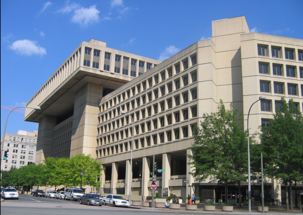 La sede del FBI en el Edificio J. Edgar Hoover, un hito de más de 50 años, está en el centro del plan de reforma propuesto por Kash Patel.