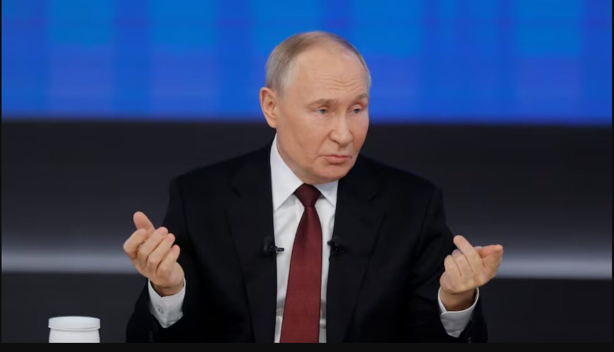 Putin fue a la televisión para revisar la agenda de 2024, destacar los avances militares y reforzar su narrativa de fuerza y resiliencia ante la nación. La conferencia sirvió como escenario para reafirmar su liderazgo y presentar planes estratégicos para 2025, desafiando a Occidente y defendiendo sus acciones en Ucrania.