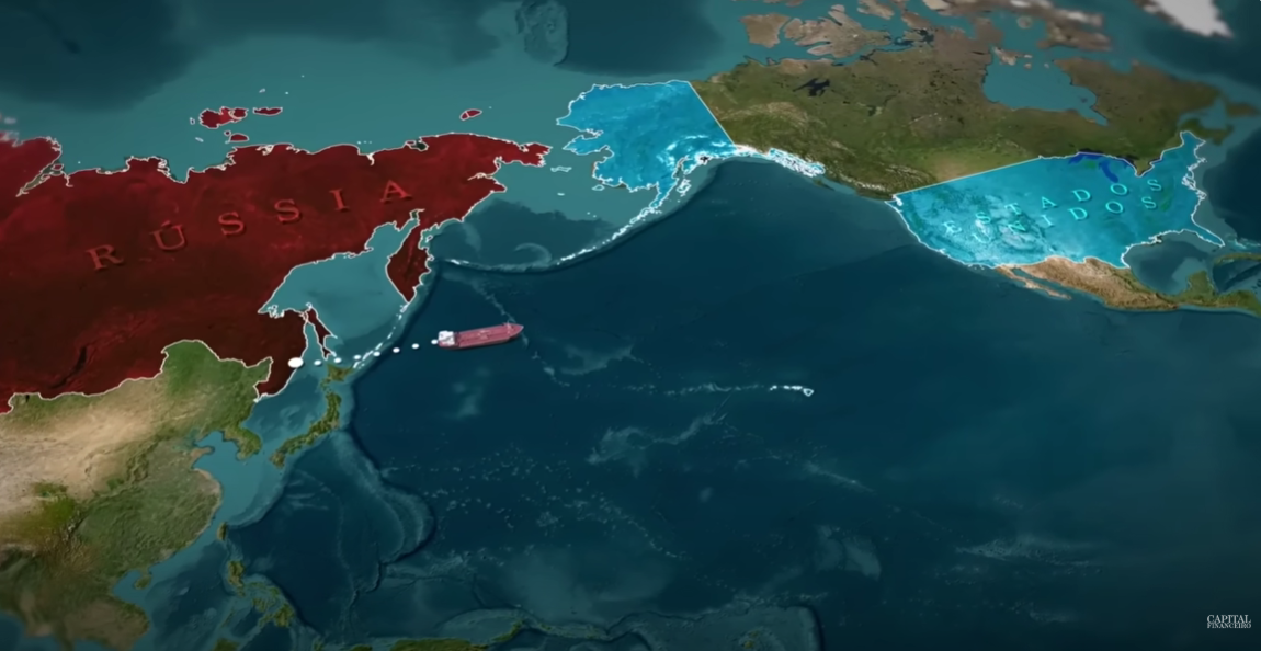 Los barcos prefieren rutas más largas y seguras en lugar de atravesar el Pacífico Norte directamente entre Rusia y EE. UU. Esto ocurre porque esta región enfrenta vientos que llegan a 160 km/h, tormentas frecuentes y olas que pueden alcanzar los 30 metros de altura. La distancia entre tierra firme también es enorme, dificultando rescates en caso de accidentes. Para garantizar la seguridad de las tripulaciones y cargas, las embarcaciones eligen caminos que pasan cerca de puertos seguros y territorios estratégicos.