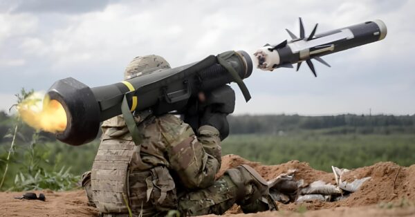 Exército Brasileiro faz história: 100 mísseis FGM-148 Javelin, os mais avançados do mundo, estão a caminho para revolucionar a Força Terrestre! Tecnologia dos EUA chega em breve ao país
